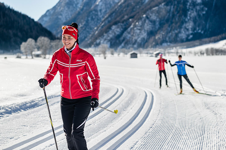 Cross-country skiing on an alpine trail in Pfitschtal